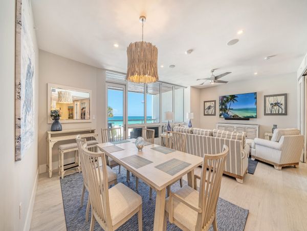 Breezy Beachfront charm with Direct Gulf views