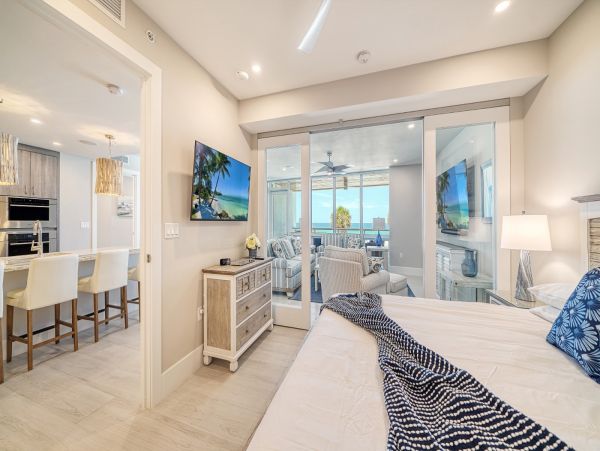 Breezy Beachfront charm with Direct Gulf views
