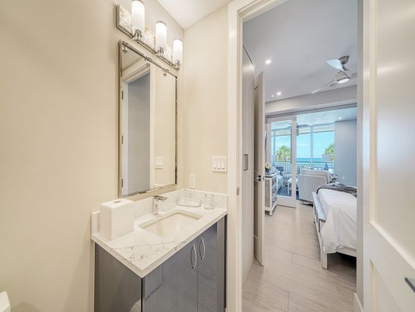 Breezy Beachfront charm with Direct Gulf views