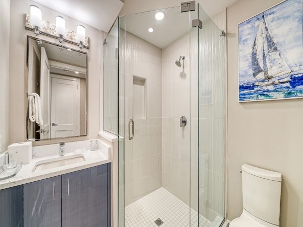 Breezy Beachfront charm with Direct Gulf views