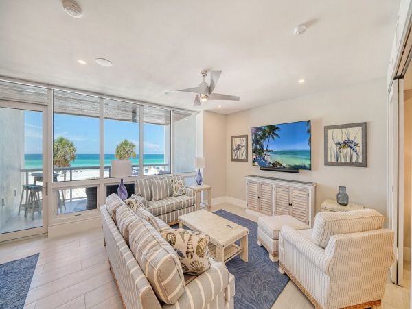 Breezy Beachfront charm with Direct Gulf views
