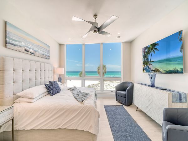 Breezy Beachfront charm with Direct Gulf views