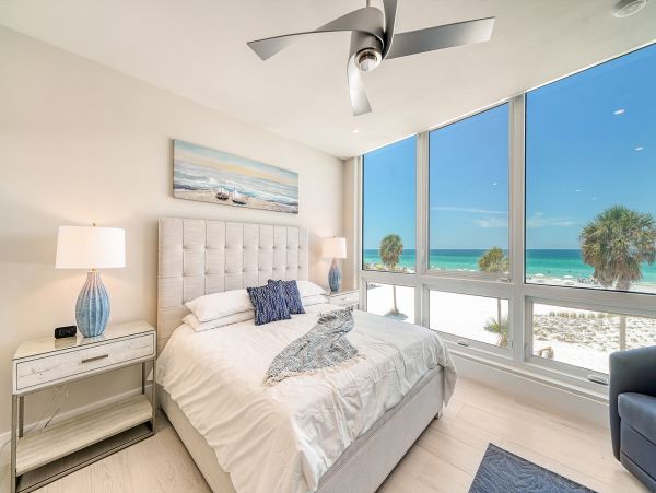 Breezy Beachfront charm with Direct Gulf views