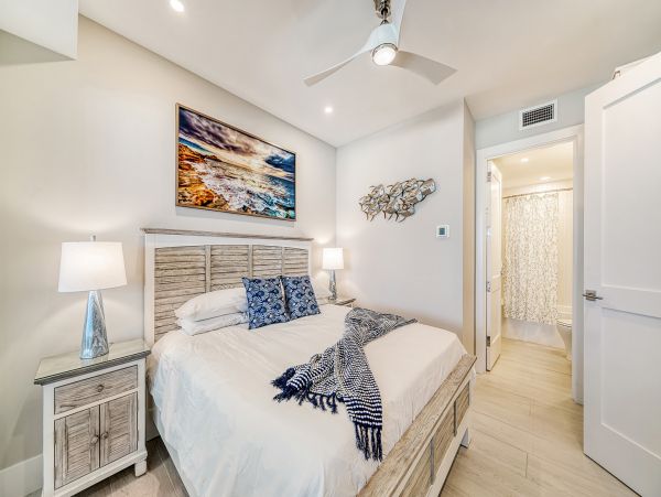 Breezy Beachfront charm with Direct Gulf views