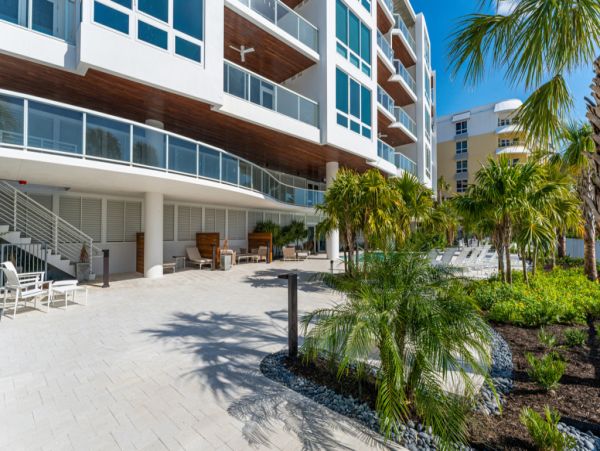 Breezy Beachfront charm with Direct Gulf views