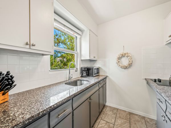 Two Bedroom Condo less than 2 miles to the Beach