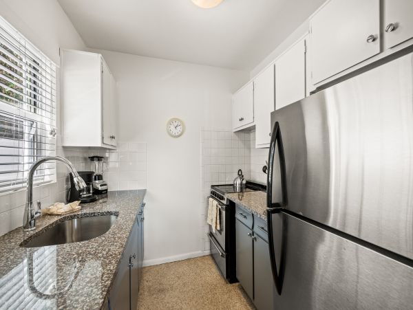 Charming 2 Bedroom Vacation Condo Sleeps 4 Guests