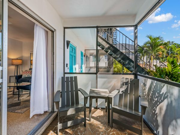 Charming 2 Bedroom Vacation Condo Sleeps 4 Guests