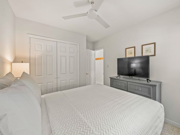 Charming 2 Bedroom Vacation Condo Sleeps 4 Guests