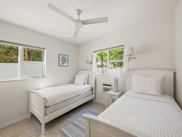 Charming 2 Bedroom Vacation Condo Sleeps 4 Guests