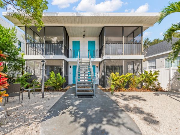 Charming 2 Bedroom Vacation Condo Sleeps 4 Guests