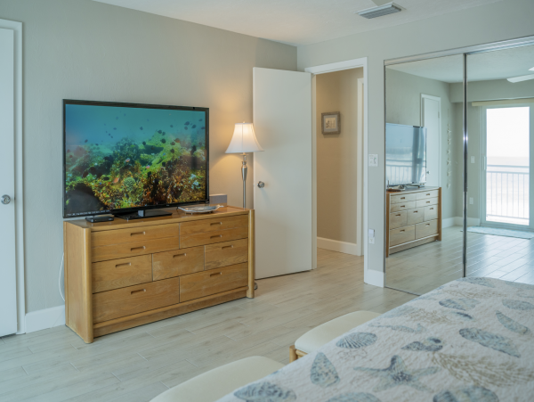 Oceanfront Siesta Condo New In Call Today!