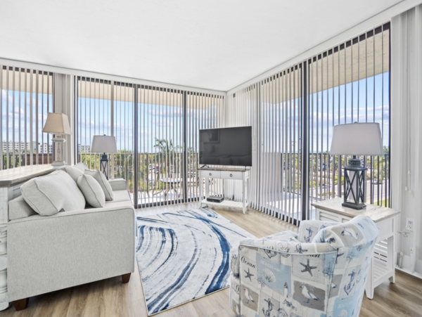 Siesta Key Vacation Rental Condo with Balconies