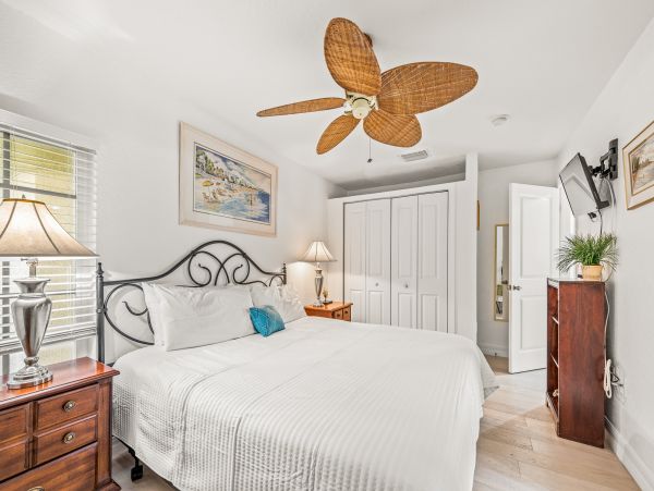 Coastal Comfort Just Steps from Siesta Key Beach