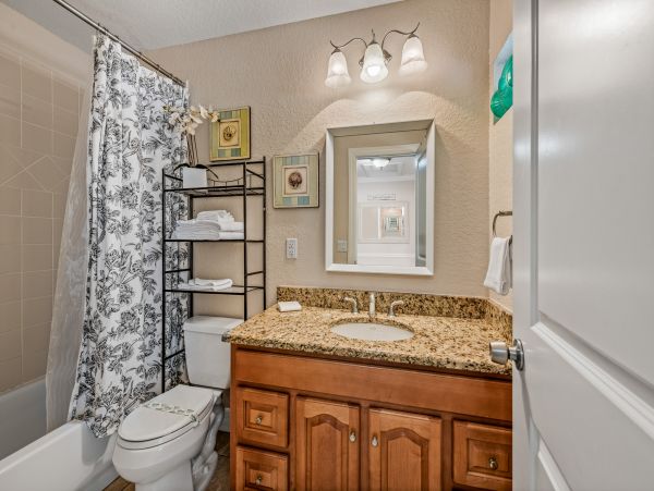 Coastal Comfort Just Steps from Siesta Key Beach