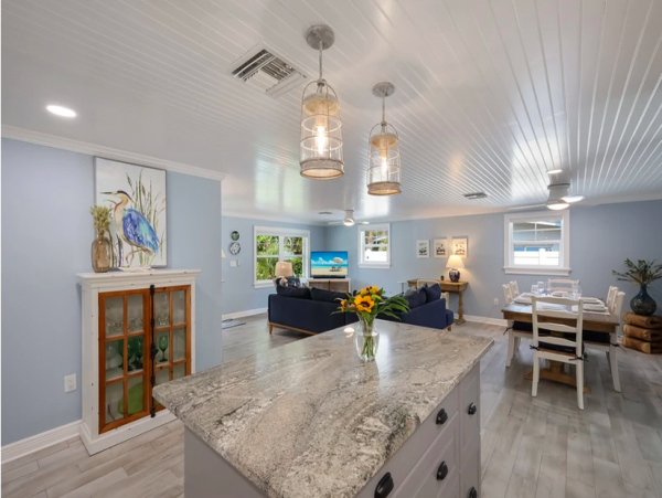 Island Elegance: Anna Maria 3 Bedroom Home Steps from the Gulf