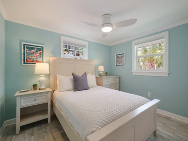 Island Elegance: Anna Maria 3 Bedroom Home Steps from the Gulf