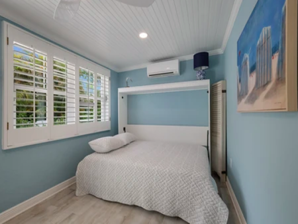 Island Elegance: Anna Maria 3 Bedroom Home Steps from the Gulf