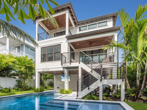 Gorgeous House with 4 Bedroom, Pool & Spa