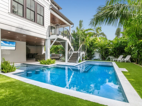 Gorgeous House with 4 Bedroom, Pool & Spa