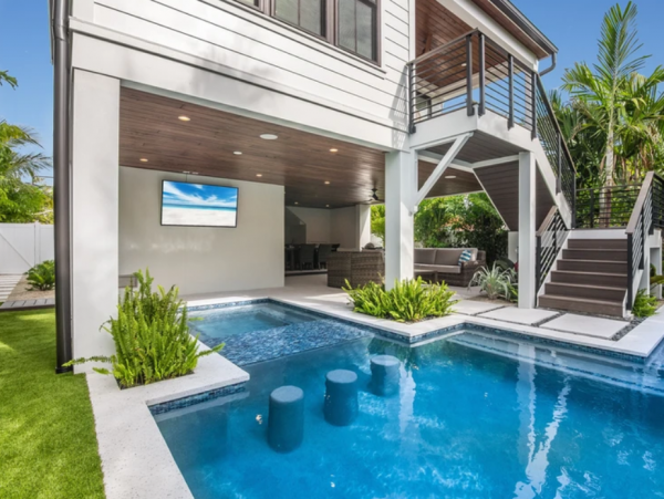 Gorgeous House with 4 Bedroom, Pool & Spa