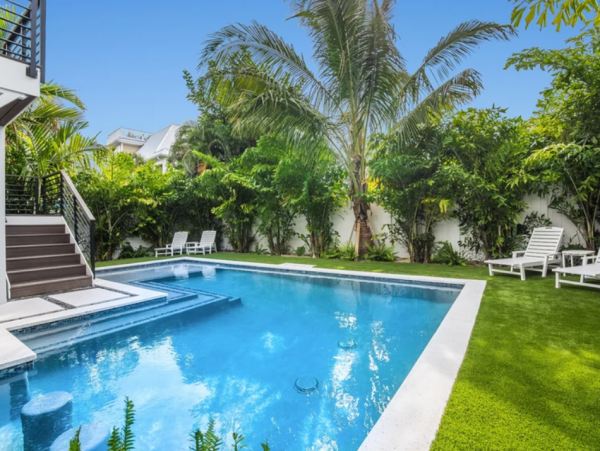 Gorgeous House with 4 Bedroom, Pool & Spa