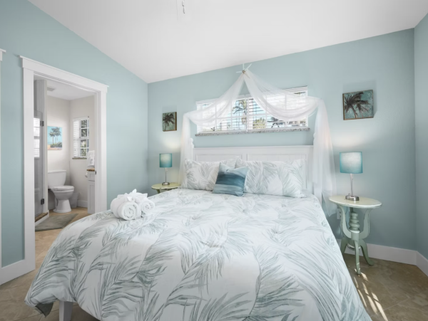 Anna Maria Island Lovely Three Bedroom Cottage