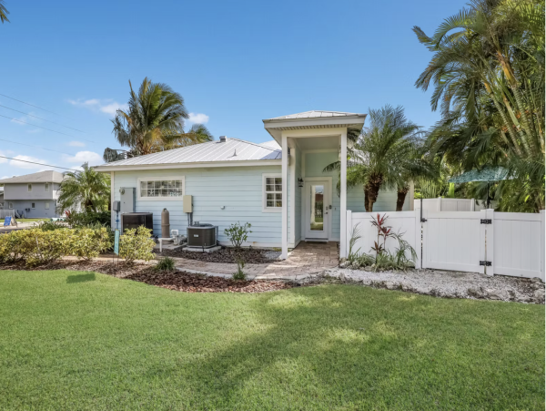Anna Maria Island Lovely Three Bedroom Cottage