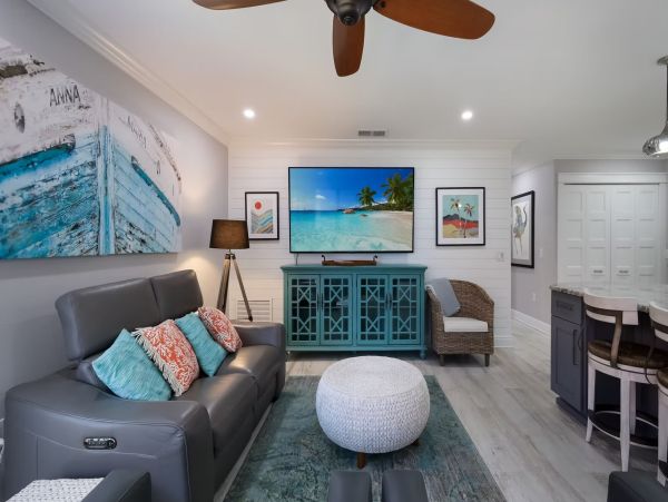 Anna Maria Island Beachfront Condo Rental – 2-Bedroom Holmes Beach Vacation Rental