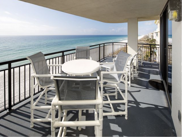 Beachfront Dream World Class Beach Views!