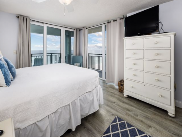 Beachfront Dream World Class Beach Views!