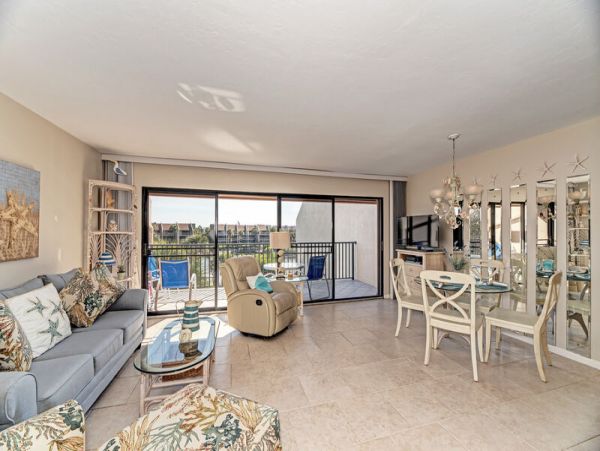 Vacation Condo Just Steps to Siesta Key Beach