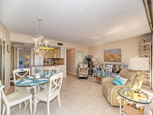 Vacation Condo Just Steps to Siesta Key Beach