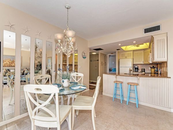 Vacation Condo Just Steps to Siesta Key Beach