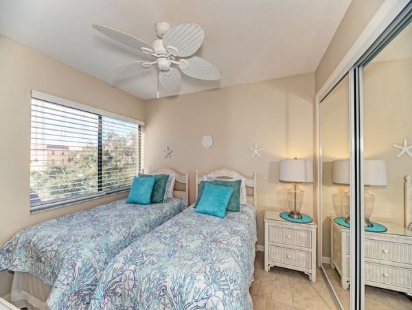 Vacation Condo Just Steps to Siesta Key Beach