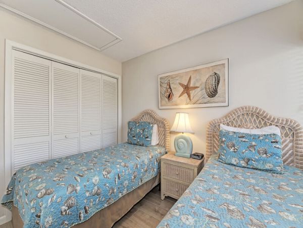 Stunning Siesta Key Rental: Pool, Marina Views & Beach Access