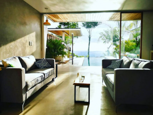 Modern Vacation Villa with 2 Bedrooms Close to Beach