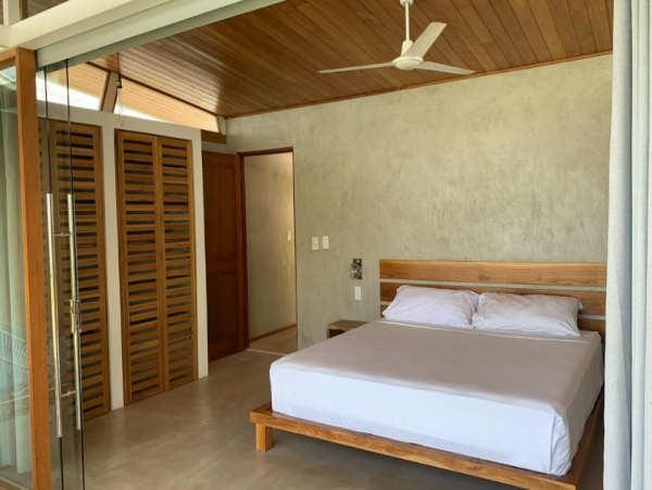 Modern Vacation Villa with 2 Bedrooms Close to Beach