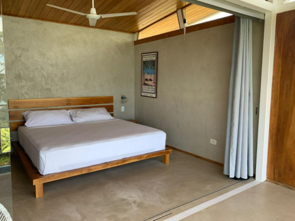 Modern Vacation Villa with 2 Bedrooms Close to Beach