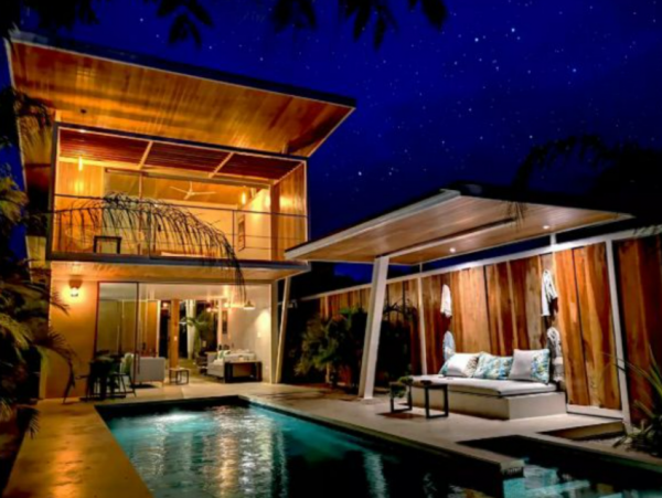 Modern Vacation Villa with 2 Bedrooms Close to Beach