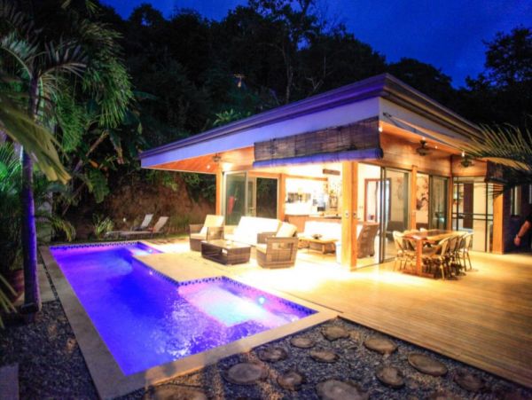 Playa Santa Teresa Vacation Villa Two bedroom Walk to Beach