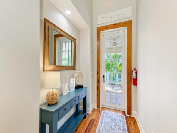 Pet friendly Villa with Private pool in the heart of Anna Maria