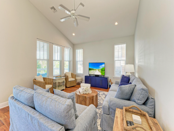 Pet friendly Villa with Private pool in the heart of Anna Maria