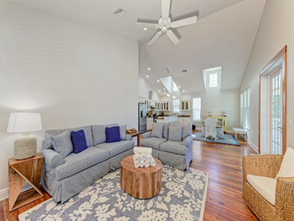 Pet friendly Villa with Private pool in the heart of Anna Maria