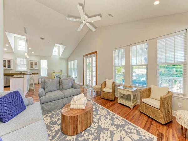 Pet friendly Villa with Private pool in the heart of Anna Maria