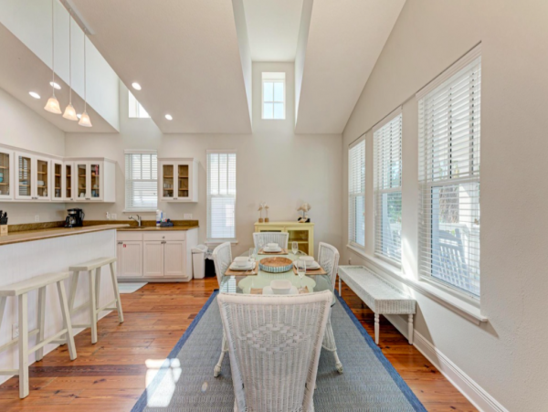 Pet friendly Villa with Private pool in the heart of Anna Maria