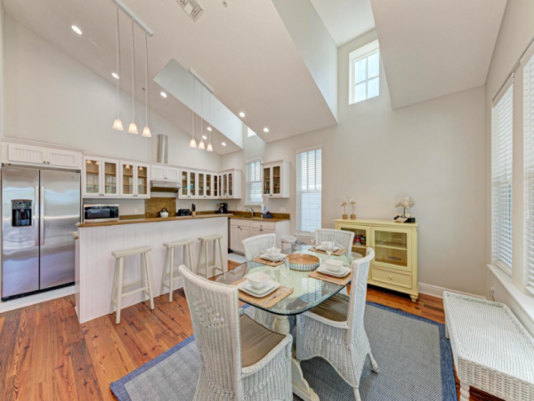 Pet friendly Villa with Private pool in the heart of Anna Maria