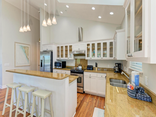 Pet friendly Villa with Private pool in the heart of Anna Maria