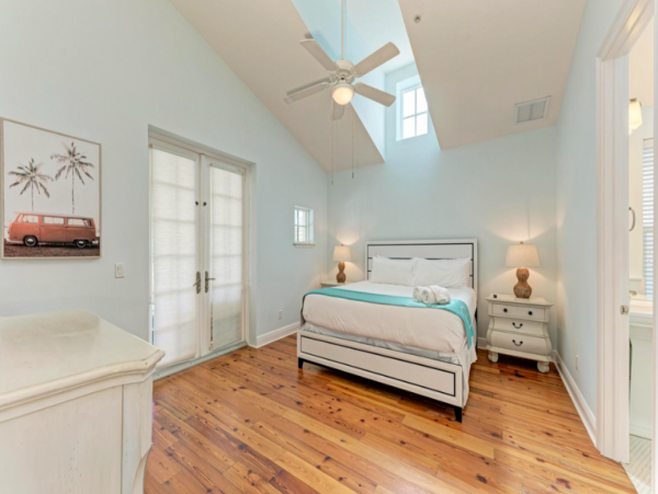 Pet friendly Villa with Private pool in the heart of Anna Maria