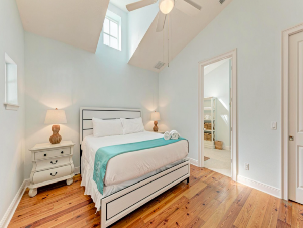 Pet friendly Villa with Private pool in the heart of Anna Maria
